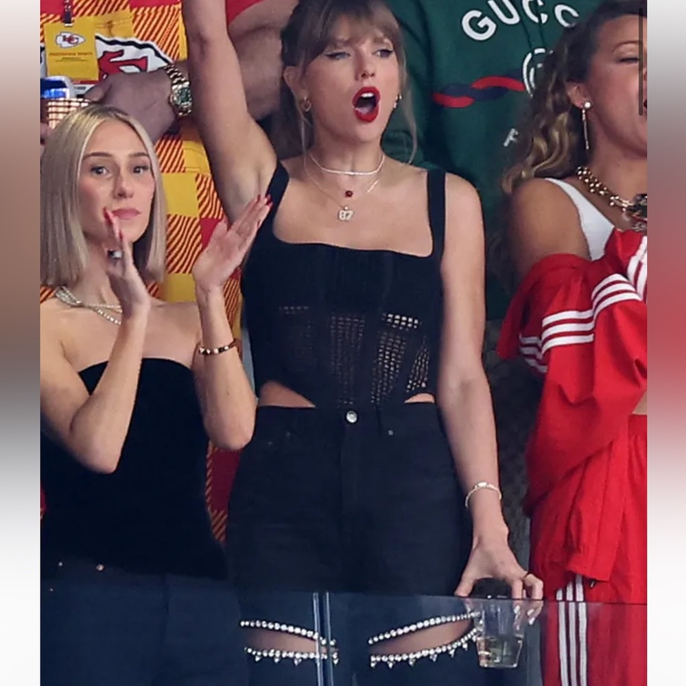 Rhinestone cutout jeans - Taylor Swift Style!
